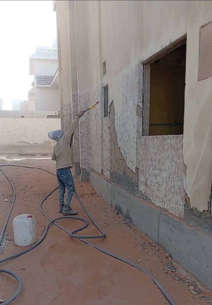 تخشين وتنظيف الخرسانة بالرمالة